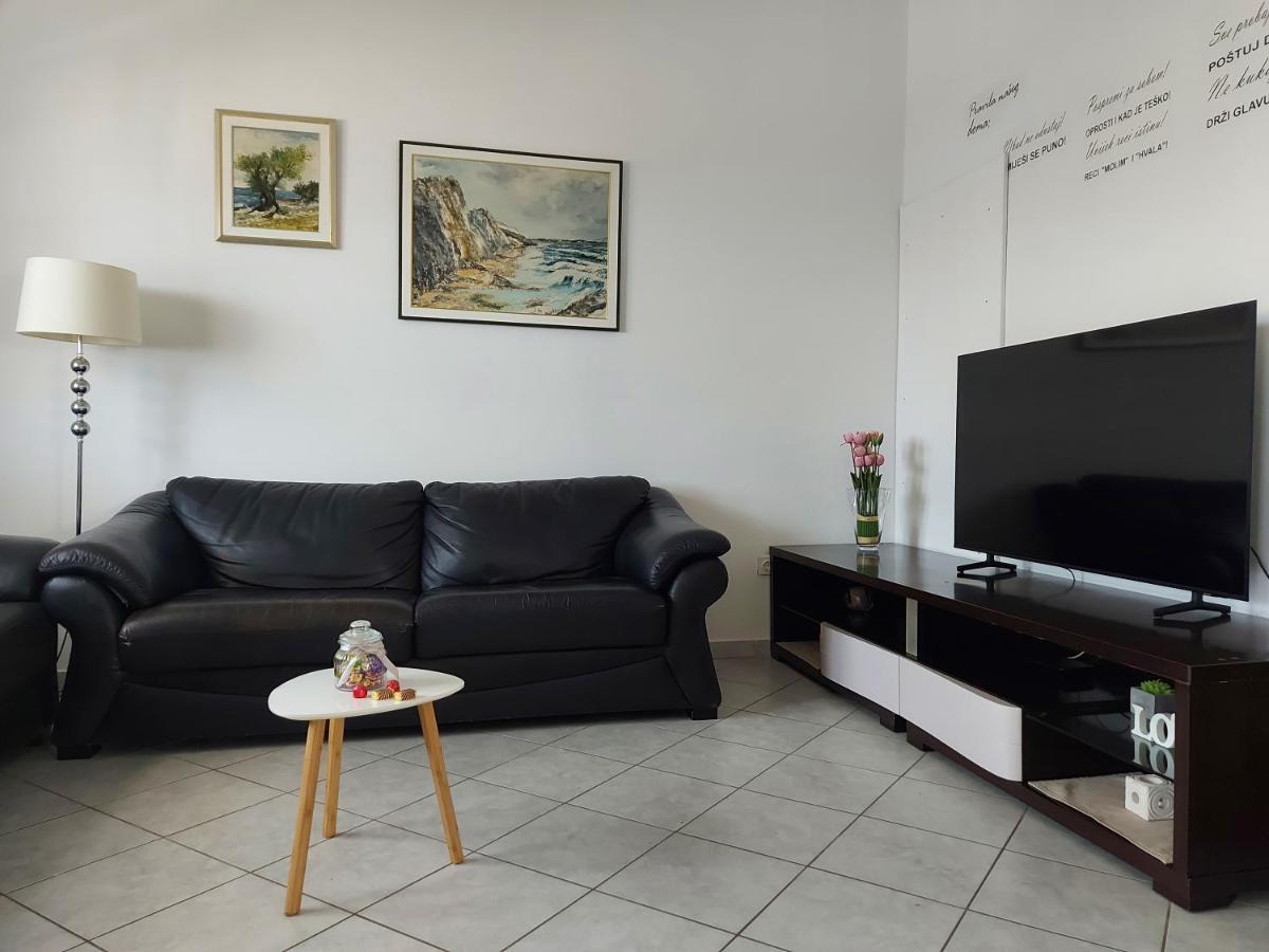 Appartement Lara & Vito à Metajna Extérieur photo