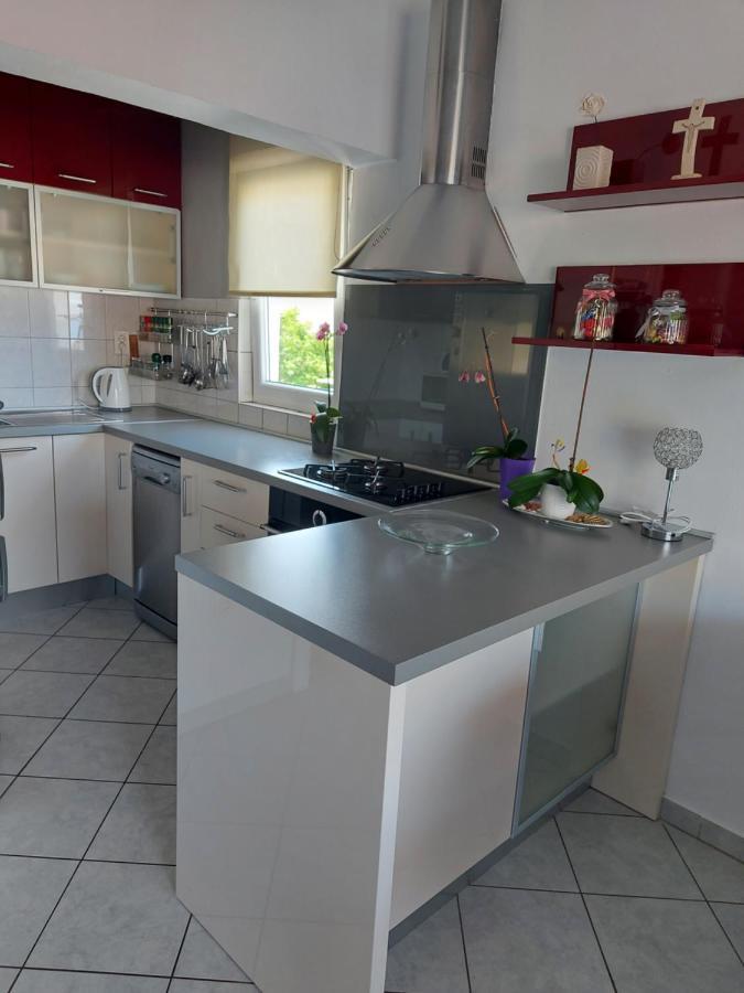 Appartement Lara & Vito à Metajna Extérieur photo